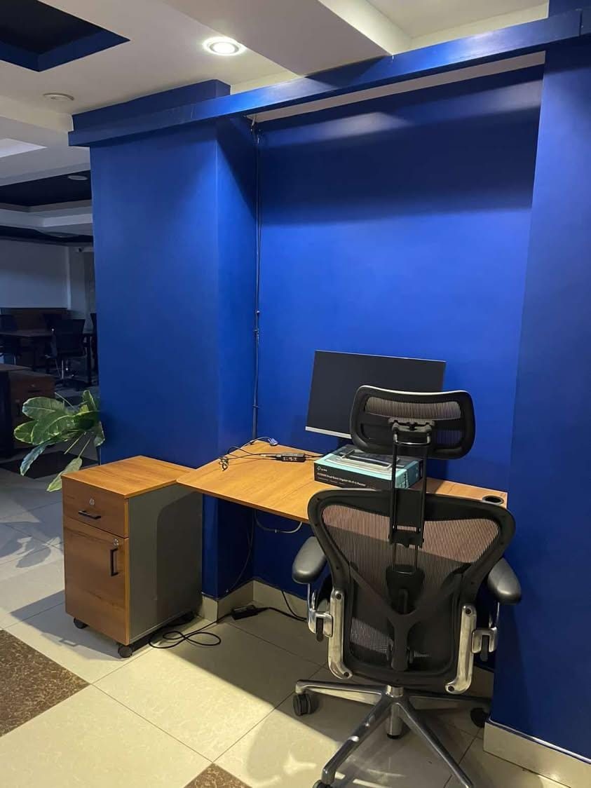 A private personal desk in its own alcove at Spaces